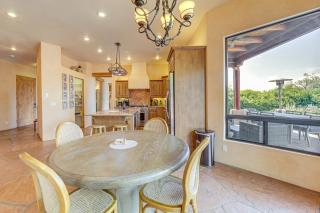 half Mi to Airport Mesa! Hot Tub Haven with Mtn Views - 6