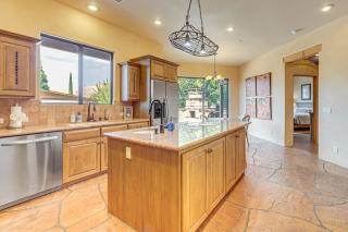 half Mi to Airport Mesa! Hot Tub Haven with Mtn Views - 2