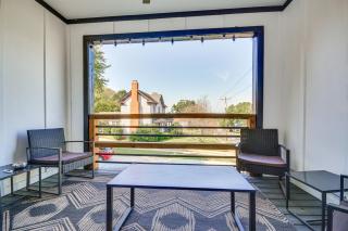 College Hub 1 Mi to Dtwn Greensboro Group Escape - 7