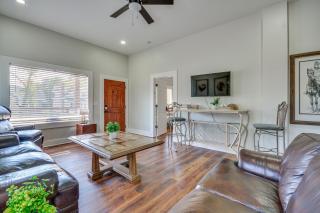 College Hub 1 Mi to Dtwn Greensboro Group Escape - 0