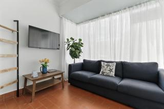 8BR 7 BA Sleeps 16 Wifi Walk to Beach - 4