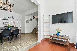 8BR 7 BA Sleeps 16 Wifi Walk to Beach - 8