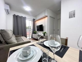 Apartamento Inteiro - 2 Quartos com AC - Wifi 1000mb - Piscina - 1 Vaga de Garagem - Elevador - Sacada Gourmet - Indicado para Grupos, Hospedes a Trabalho, Família e Pets - 7