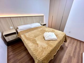 Apartamento Inteiro - 2 Quartos com AC - Wifi 1000mb - Piscina - 1 Vaga de Garagem - Elevador - Sacada Gourmet - Indicado para Grupos, Hospedes a Trabalho, Família e Pets - 1