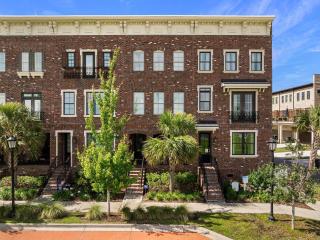 Upper East River by Lucky Savannah - 3