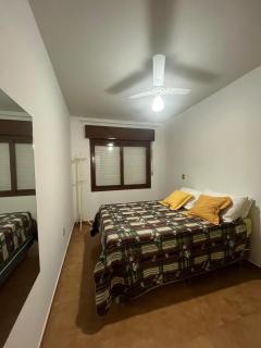 Apartamento de 01 dormitório no centro, 100m da praia - 7