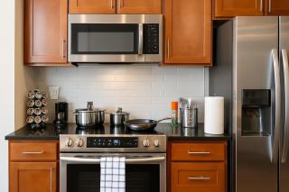 Luxe Downtown Suite Stadiums, R&R HoF, Casino - 4