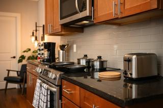 Luxe Downtown Suite Stadiums, R&R HoF, Casino - 2