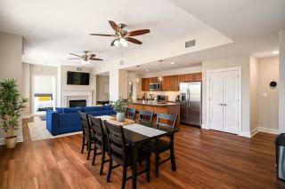 Luxe Downtown Suite Stadiums, R&R HoF, Casino - 6