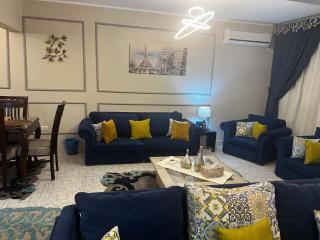 3-bedroom apartment next to City Stars Mall and Abbas Al-Akkad Street - 0