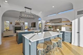 Starry Oak Vineyard Retreat W Hot Tub - 7