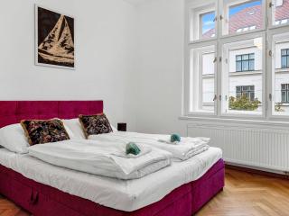 Spacious & Modern Apartment by Wenceslas Square - 6