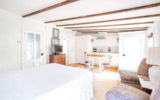 Bird's Nest Carriage House by Lucky Savannah - 1