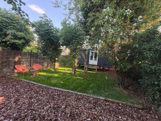 Shepherds hut in Holywell Cambridgeshire - 7