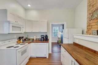 Pink Magnolia Cottage by Lucky Savannah - 7