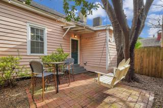 Pink Magnolia Cottage by Lucky Savannah - 6