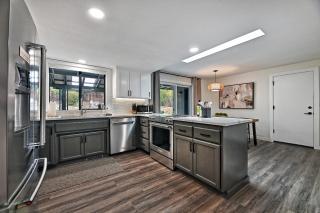 Manor Hill Haven Hot Tub & Accessible Features - 0