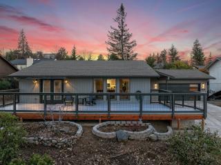 Manor Hill Haven Hot Tub & Accessible Features - 6