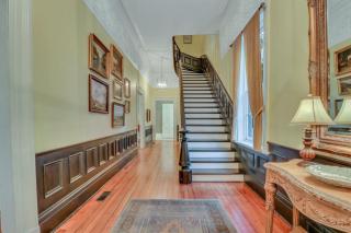 Wayne Mansion Main and Garden by Lucky Savannah - 9