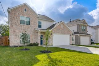 10 Mi to Downtown Houston: Family Home w/ Yard - 7
