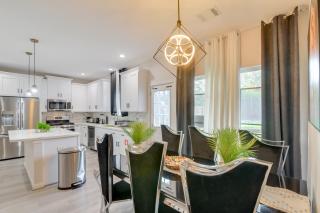 10 Mi to Downtown Houston: Family Home w/ Yard - 3