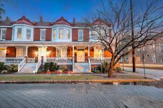Brick & Bloom Retreat by Lucky Savannah - 7