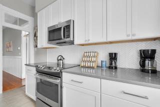 Brick & Bloom Retreat by Lucky Savannah - 5