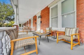 Brick & Bloom Veranda by Lucky Savannah - 5