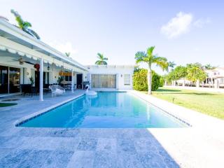 3BD Tropical Luxe Stay with Pool, Gameroom and Grill - 6