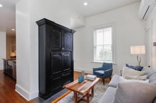 The Squares of Savannah: Telfair by Lucky Savannah - 7