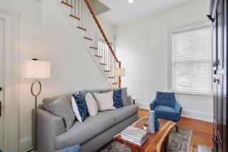 The Squares of Savannah: Telfair by Lucky Savannah - 6