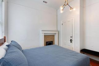 The Squares of Savannah: Telfair by Lucky Savannah - 1