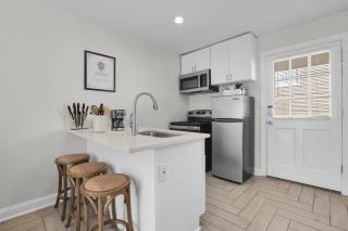 Crown of Crawford Square Carriage by Lucky Savannah - 6