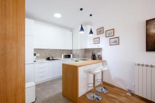 Central Garden Apartment - Parking & Security - 7