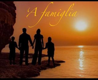 À famiglia - 0