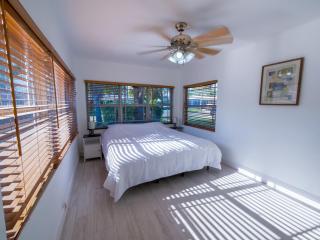 Dania Beach 3-bedroom house - Pool,Parking,Grill - 6
