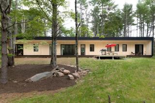 Modern Family Retreat in the Catskills Wilderness - 9