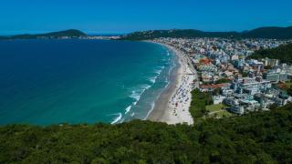 002 - Apto monoambiente em residencial com piscina na praia de Bombas - 8