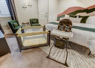 Institute Den Downtown Modern Basement Suite - 8