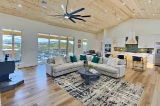 Tangerine Sky Ranch Cabin - 7