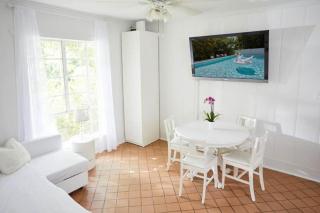Miami Pool Cottage - 9