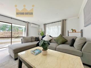 Perfect Getaway with Private Deck in Central Epsom - 6