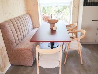 Modern Retreat Near Beach - 8