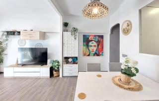Nice Apartment In Puebla De Farnals - 1