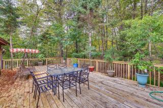 7 Mi to Big Boulder Mtn! Home with Pet-Friendly Yard - 0