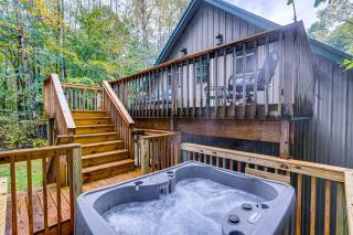 Hot Tub Haven 10 Mi to Hocking Hills State Park! - 9