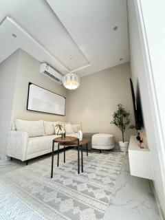 Boulevard View Luxury Apartment - 0