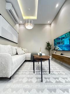Boulevard View Luxury Apartment - 2