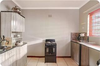 Self-catering Garden Cottage - 6