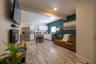 Downtown Garden Escape - 7